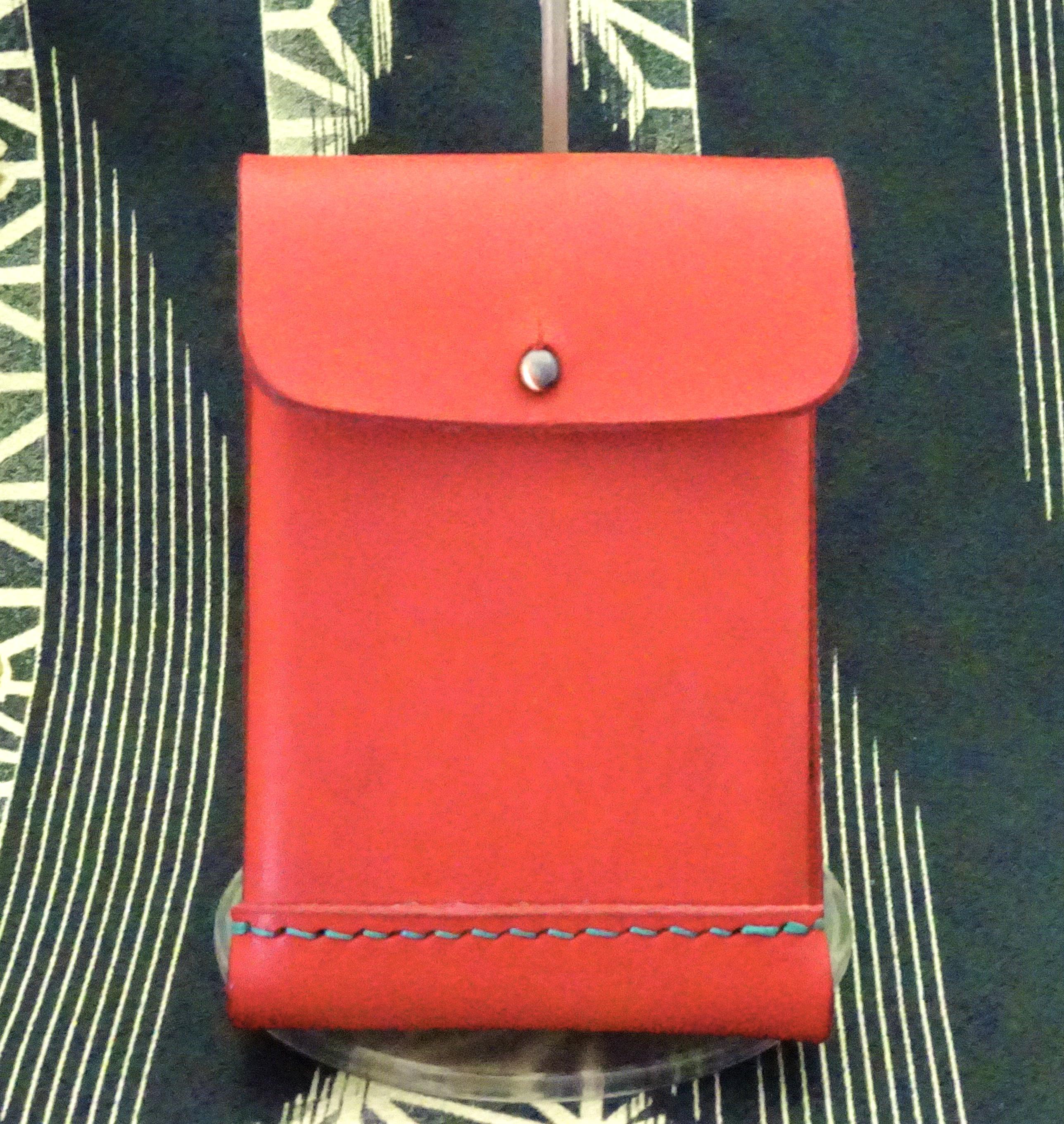 本革財布 ミネルバリスシオ イタリアンレザー 綺麗な赤色