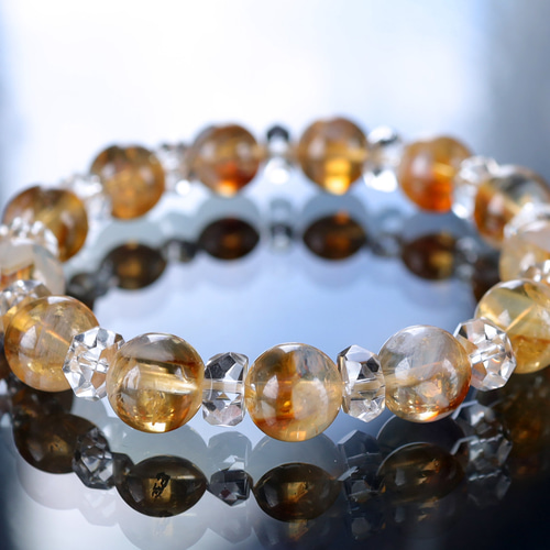 レアなフェザー入りファントムシトリンをぐるっと並べた太陽の煌きの