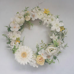 ガーベラとラナンキュラスのフラワーリース(25cm)イエロー×ホワイト 6枚目の画像