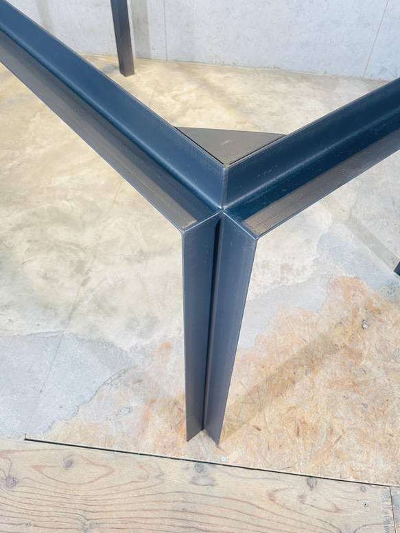アイアンダイニングテーブル　天板無垢杉板　節あり 9枚目の画像