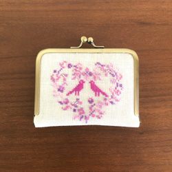 がま口　ソーイングセット　ニードルブック　刺繍　小鳥　桜色 1枚目の画像