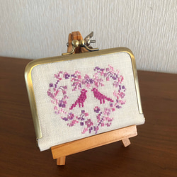 がま口　ソーイングセット　ニードルブック　刺繍　小鳥　桜色 4枚目の画像