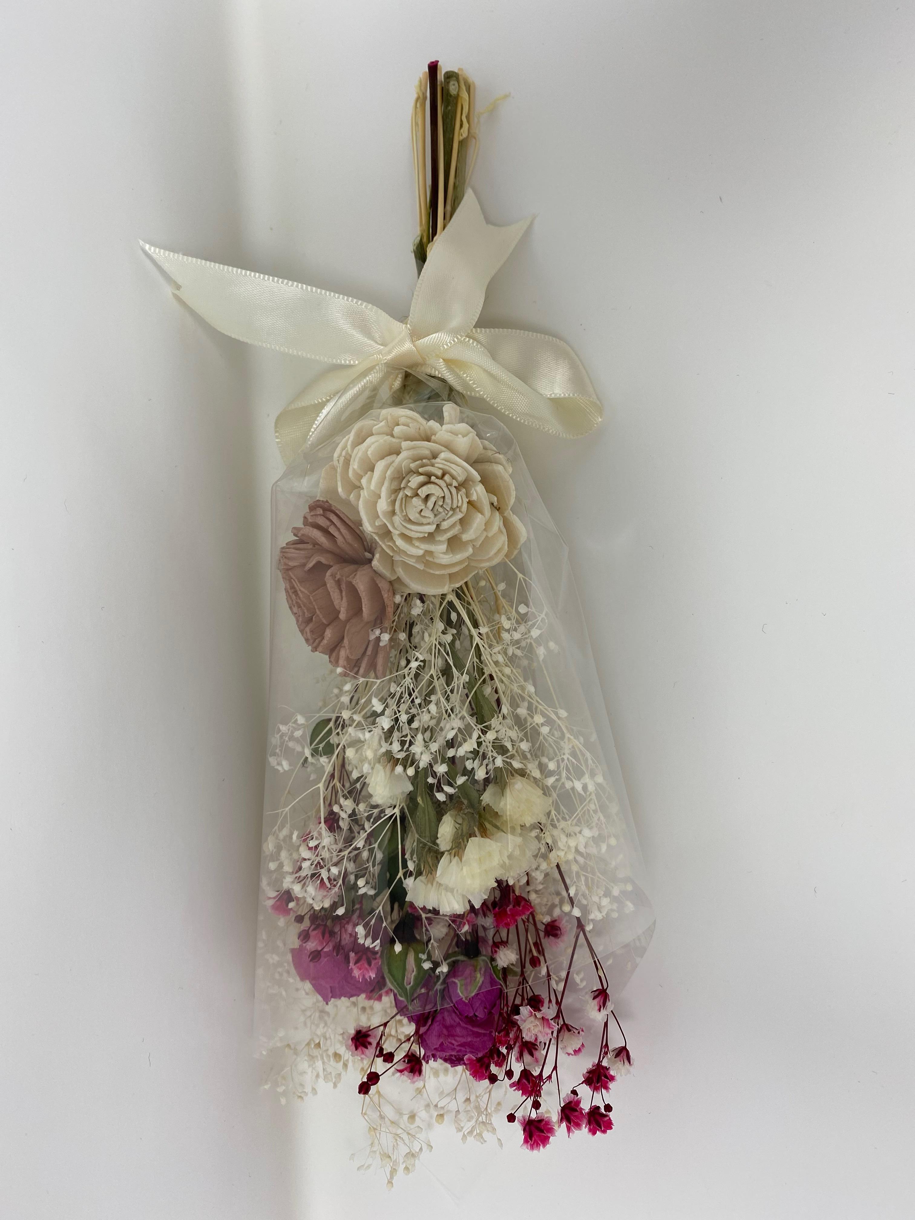 カラフル ガーランド❁212 薔薇 花束♪ かすみ草 スワッグ ドライフラワー カラフル ガーランド❁212 薔薇 花束♪ かすみ草 スワッグ ドライフラワー