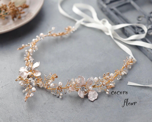 ウエディング♡スワロフスキー&ビジュー・ヘアーアクセサリー♡新品未使用・専用箱入 小枝ビジューヘアアクセサリー ティアラ パールー ヘアパーツ