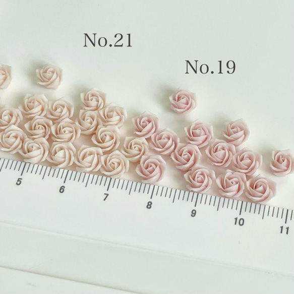 小さい薔薇のパーツ 12個 No.19 薄いくすみピンク 4枚目の画像