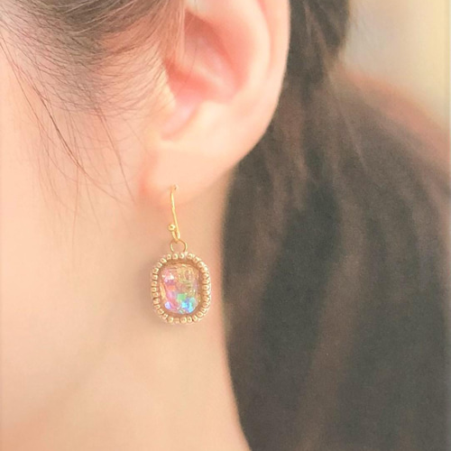 オパール風スクエアパーツピアス/イヤリング 春ピアス ピンク 桜 桜色