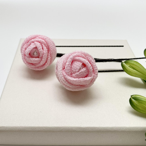 つまみ細工 薔薇のおめかしベビークリップ 春色 Pastelcolor つまみ細工 玉薔薇とマーガレットの髪飾り パステルカラー 洋風