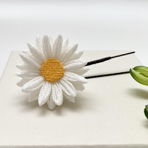 つまみ細工 玉薔薇とマーガレットの髪飾り パステルカラー 洋風