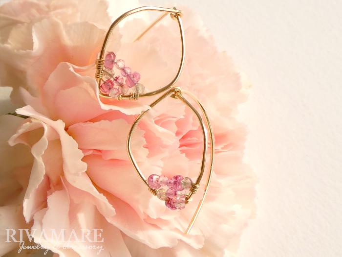 「ひらり舞う桜ひとひら」ピンクトパーズ ピンクトルマリン ピンクジルコン ラブラドライト トパーズ ピアス