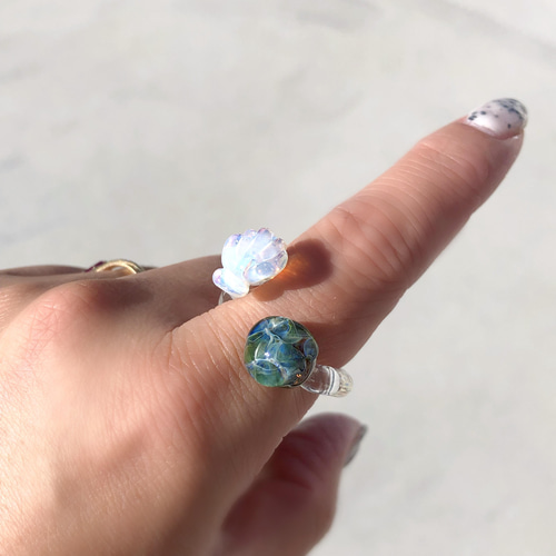 透明な海の物語が詰まったガラスリング ガラスアクセサリー 指輪