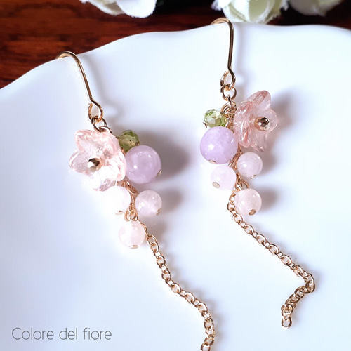 ミルキーオレンジモルガナイトとチェコビーズのピアス