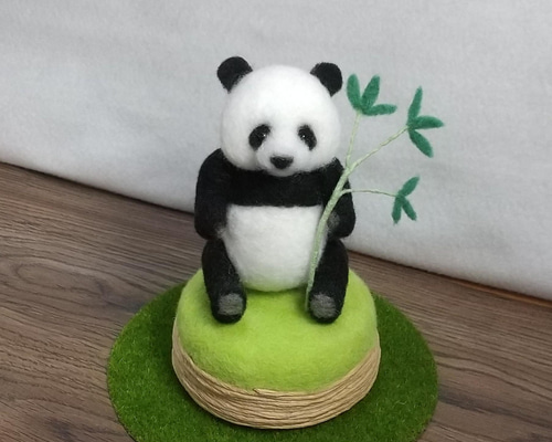 楽天市場】桃まんじゅうを持ったパンダ キーホルダー 手作り