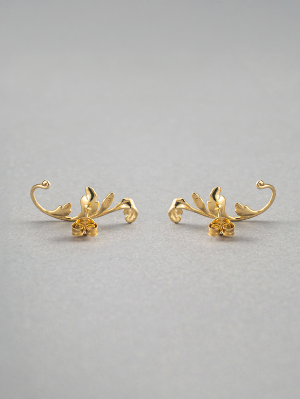 〔K18YGP〕ハアザミ ピアス Ⅰ. 3枚目の画像