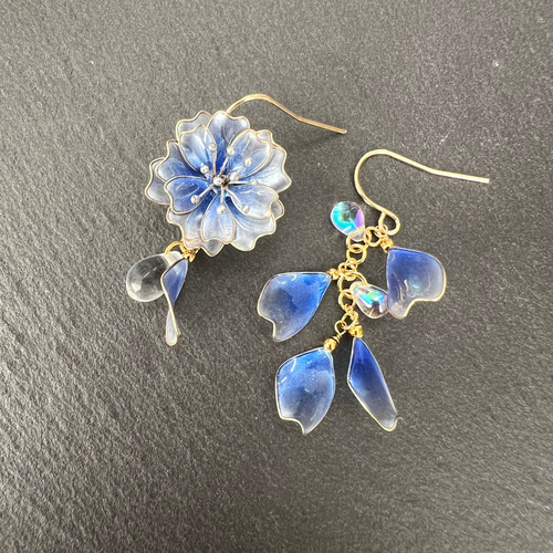 蒼桜 アシンメトリーピアス(各種金具変更有) お呼ばれ デート お花 