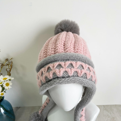 with hat knit cute and simple A 手作り耳当てニット帽　ビーニー型　モチーフ編み　ピンク　ブルー他 earmuffs. and knit to easy It's 帽子