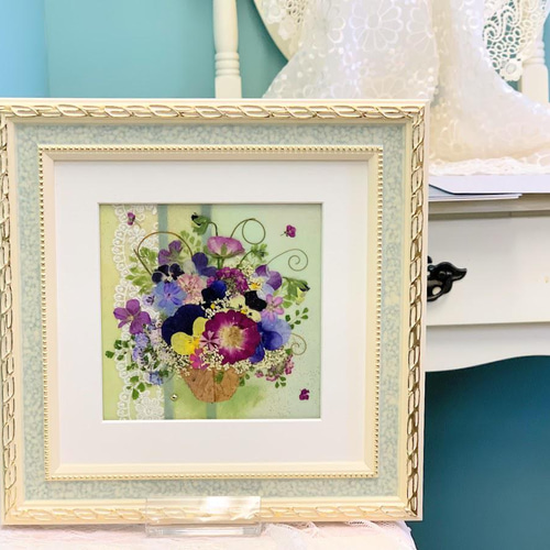 ギフトにもピッタリ！清楚なミニ花瓶 押し花アート額 その他