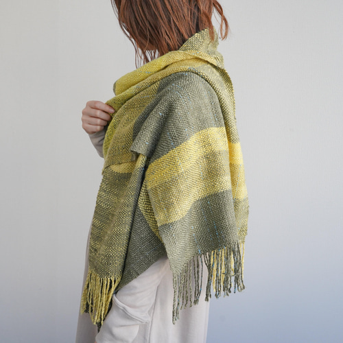 手つむぎ真綿の手織りストール ストール 工房おりをり 通販｜Creema  