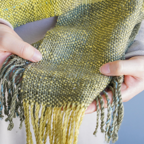 手つむぎ真綿の手織りストール ストール 工房おりをり 通販｜Creema  