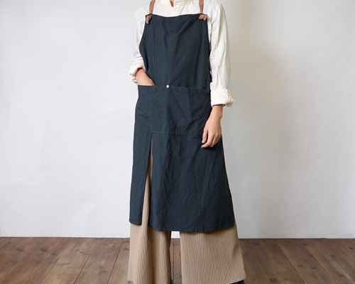 【きゅるりん様✤専用】ハンドメイド バッククロスエプロン2点 エプロン おしゃれ 通販 クロスエプロン 前掛け かぶるだけ 保育