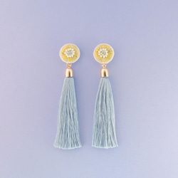 &lt;titi~Nandemonaihino Earrings~&gt;刺繡耳環“彈簧駝峰耳環/黃色 x 藍色”/Hypera 第1張的照片