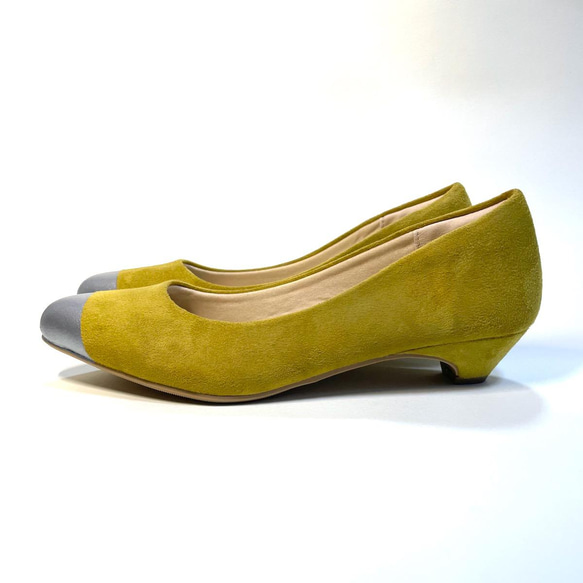◆23.5cm・SALE◆ 容易行走的鞋跟稍高3cm的雙色高跟鞋（芥末黃x橡膠銀） 輕量規格 第3張的照片
