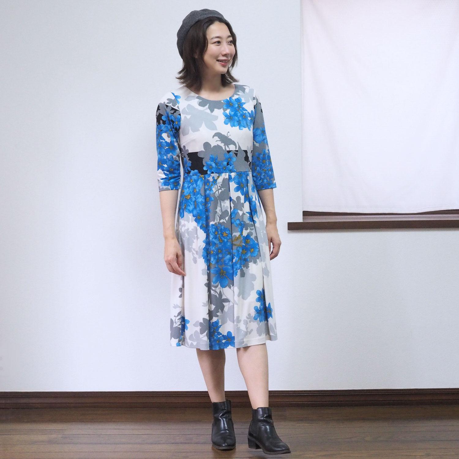 【受注制作】アーミッシュ風シンプルワンピース◇パネル柄・ブルーフラワー（薄手生地）