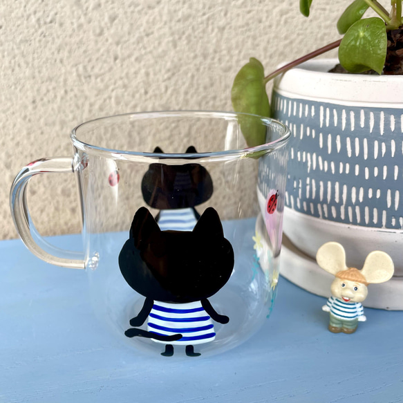 【再販】グラス　耐熱　マグカップ　黒猫　花　手描き　絵付け　名入れ　コップ　ハンドペイント 2枚目の画像