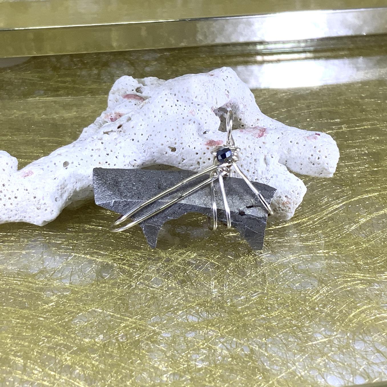 希少★本物隕石で作ったペンダントヘッド <象形文字型> かわいい おすすめ 流れ星 cute