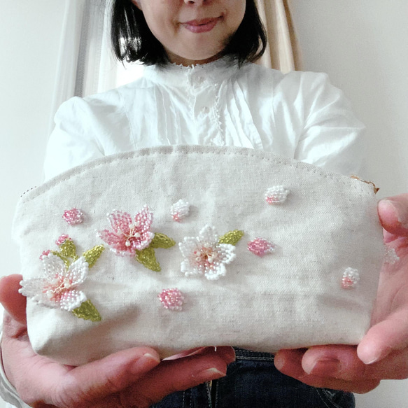 桜の立体ビーズ刺繍ポーチ[母の日におすすめ] 8枚目の画像