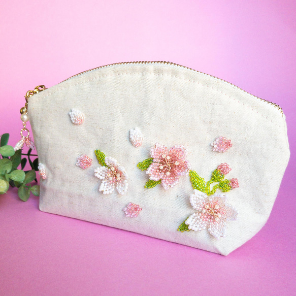 桜の立体ビーズ刺繍ポーチ[母の日におすすめ] 1枚目の画像