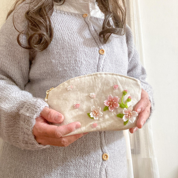 桜の立体ビーズ刺繍ポーチ[母の日におすすめ] 7枚目の画像