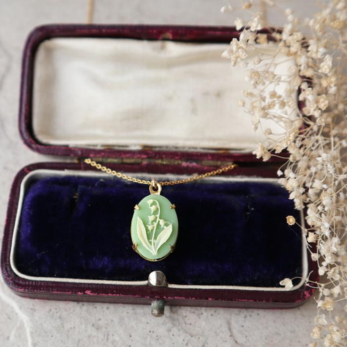 ヴィンテージ！すずらんのカメオネックレス(イエローグリーン) 金アレ  