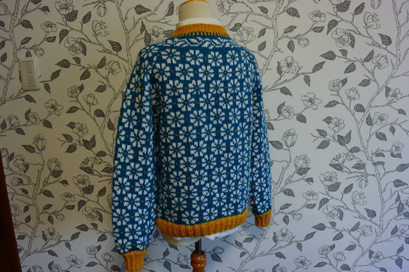 サイト限定価格ブルーグリーンの小花セーター 6枚目の画像