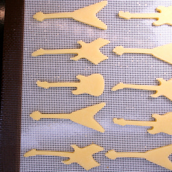 ストラトキャスター タイプ　エレキギター イジェクタ（押出具）付きクッキー型 単品販売　 5枚目の画像