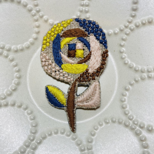 ミナペルホネンハンドメイドブローチ