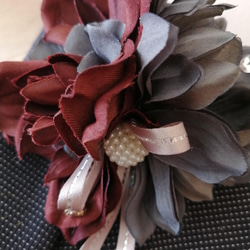 [僅 1 件] 附帶包裝♡帥氣的黑色海葵和棕色大麗花胸花 入學典禮 畢業典禮 第5張的照片