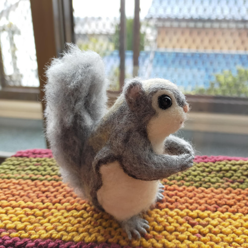 羊毛フェルトエゾモモンガ