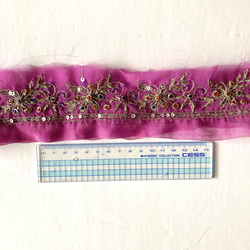 インド刺繍リボン　ビンテージ　NO,23 インド　サリーボーダー　刺繍　生地　布　素材　テープ　小物 5枚目の画像