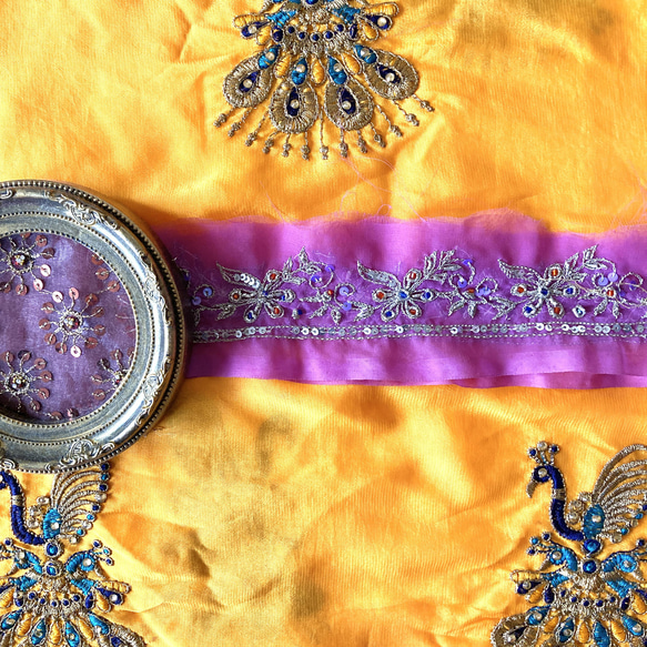 インド刺繍リボン　ビンテージ　NO,23 インド　サリーボーダー　刺繍　生地　布　素材　テープ　小物 2枚目の画像