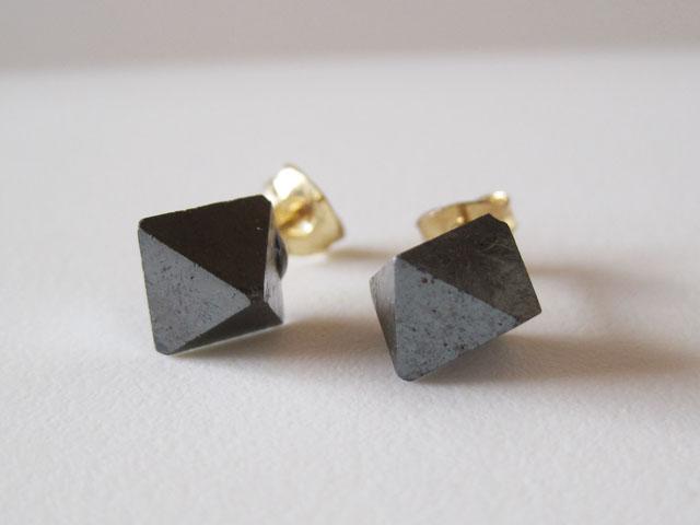 マグネタイトの結晶ピアス/Madagascar  14KGF