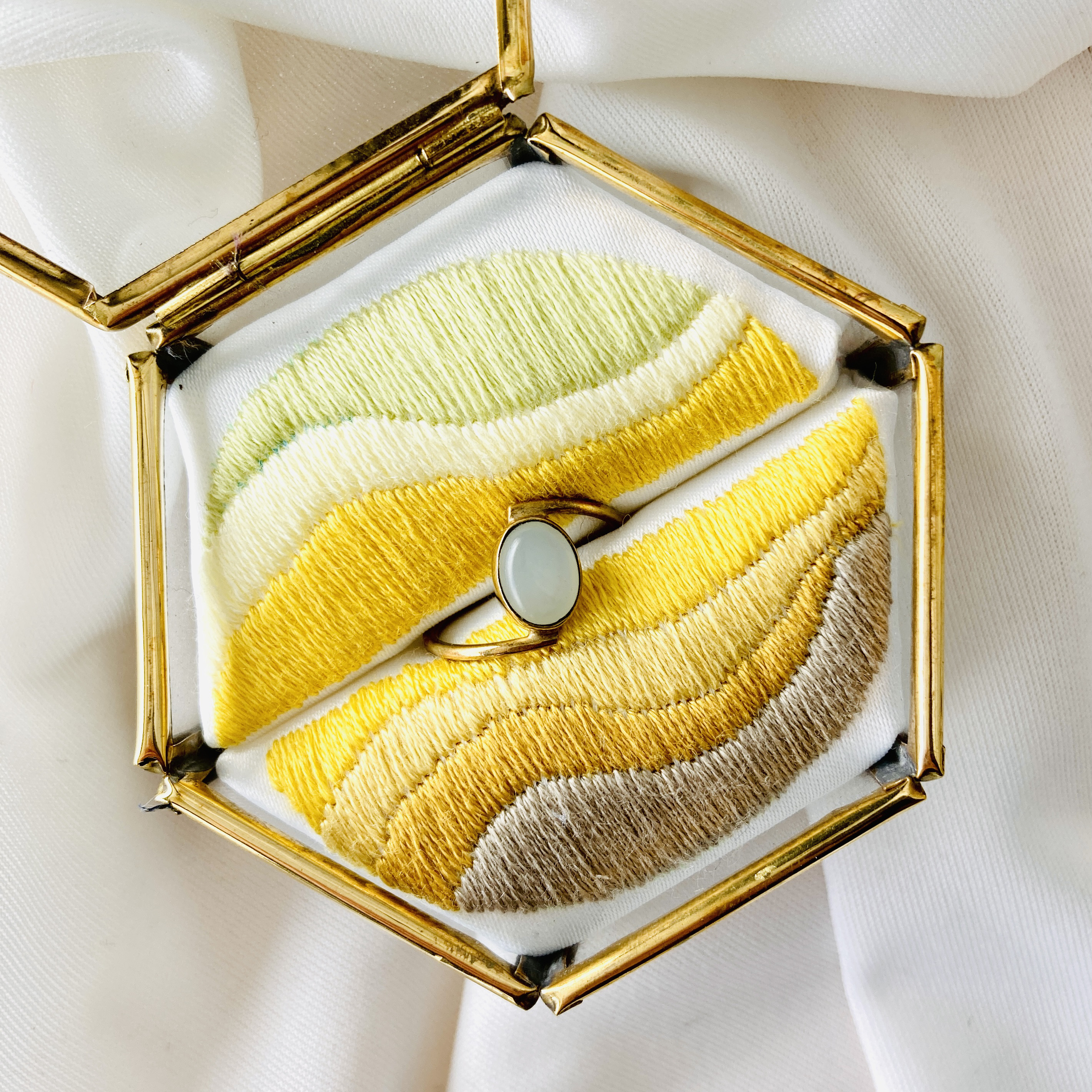 刺繍リングピロー No.044 モスコミュール