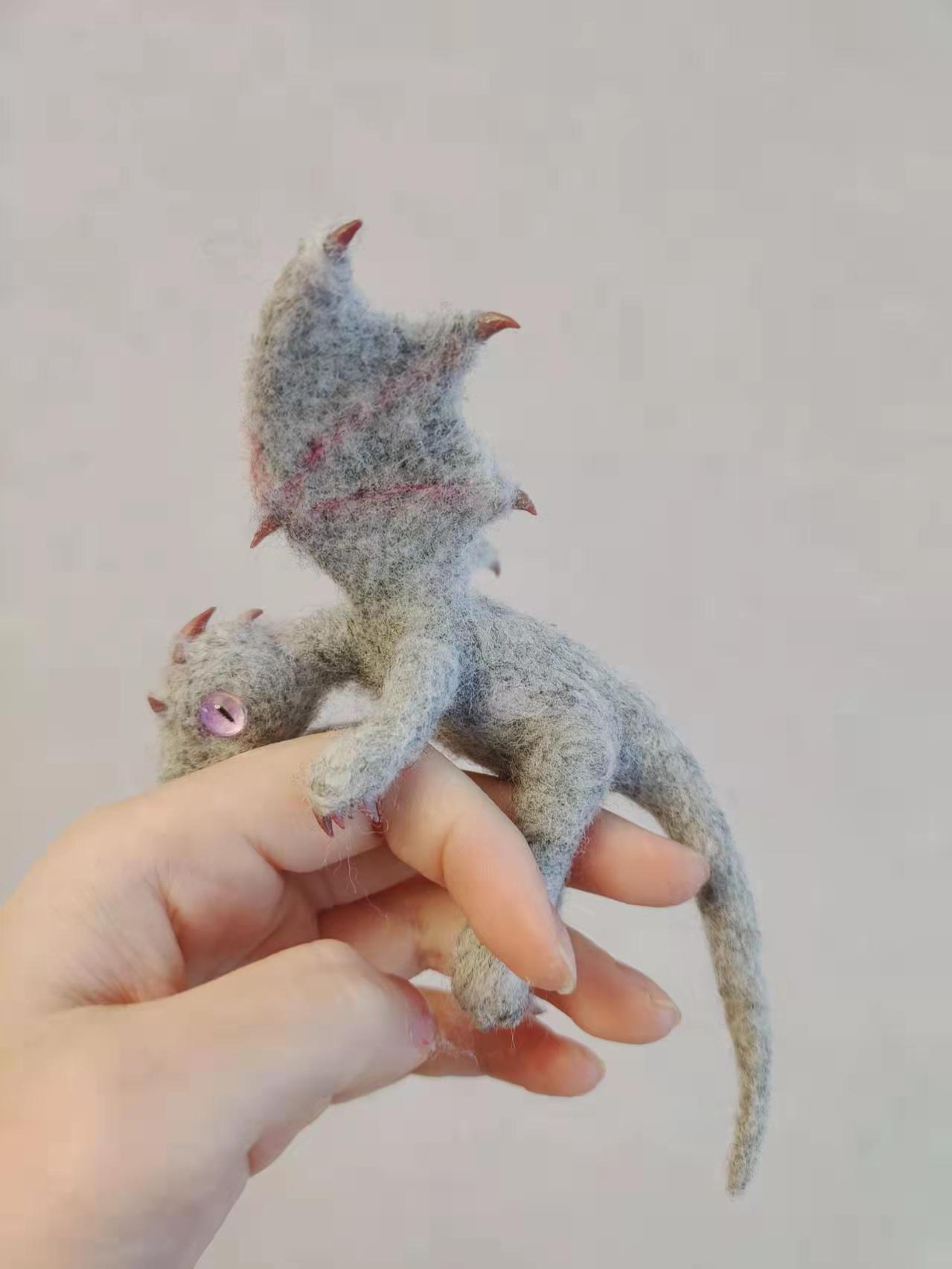 エンシェントドラゴン　フェルト　ぬいぐるみ