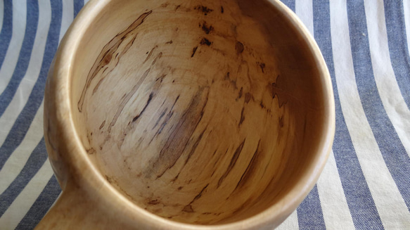 面白い滲みのある古木の一木彫りコーヒーカップ 8枚目の画像