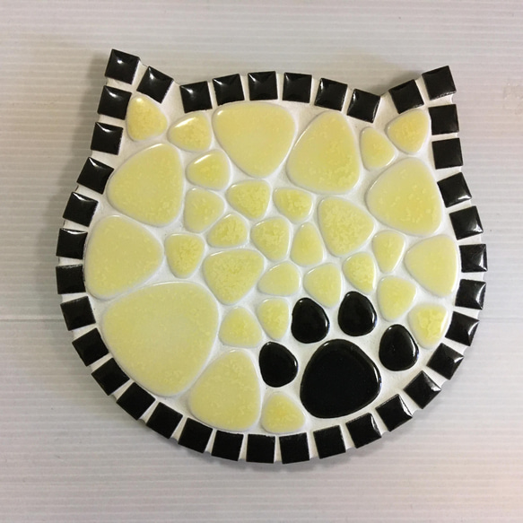 タイル　鍋敷(　猫顔　)：ブラック＆イエロー肉球 1枚目の画像