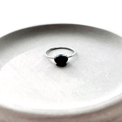 天然石　ブラックオニキス　6×8mm オーバル　爪留めリング　指輪　silver925 2枚目の画像