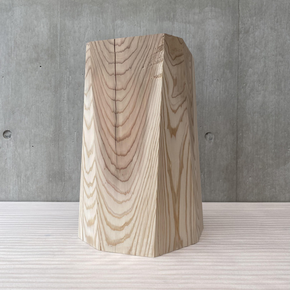 杉の台形(ランダム側面8面) -1 椅子 スツール オブジェ フラワーディスプレイ 高級感 スタイリッシュ サイドテーブ 5枚目の画像