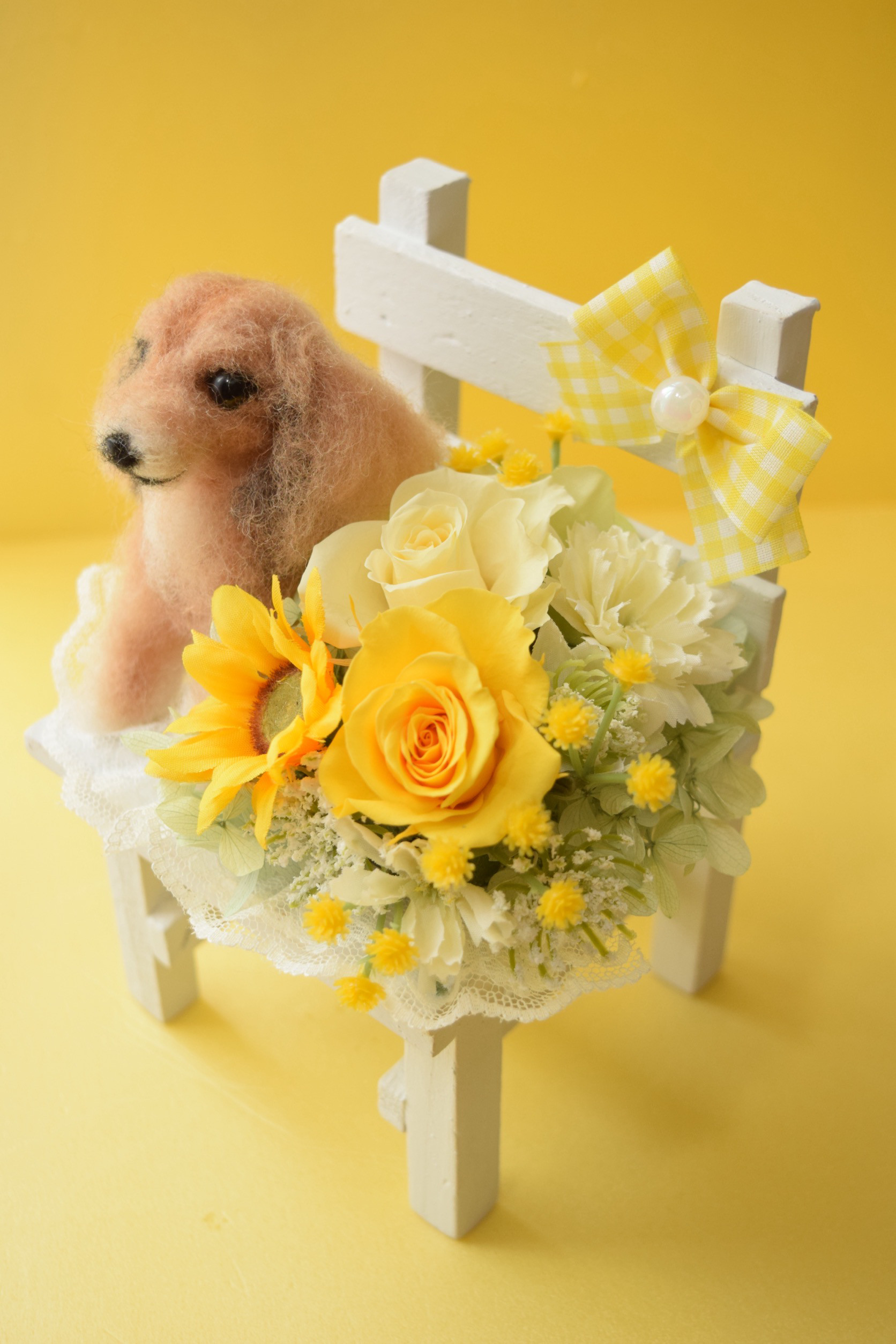 羊毛フェルトのペットフラワー　　全犬種（ドール1個　花3輪）完全オーダーメイド