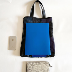 『再販なし一点物』A4 すっぽり 縦型 バッグ サステナブル パッチワーク ブラック ネイビー 4枚目の画像