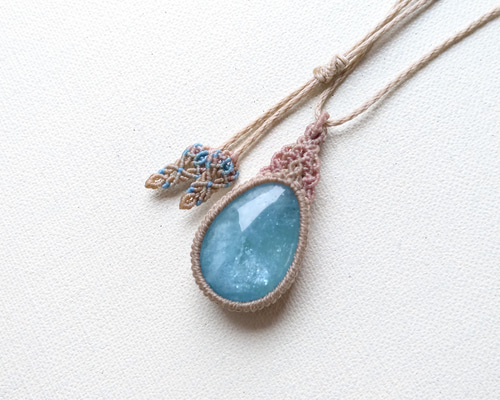 シャイニーアクアマリン・マクラメペンダントdrfeb ネックレス
