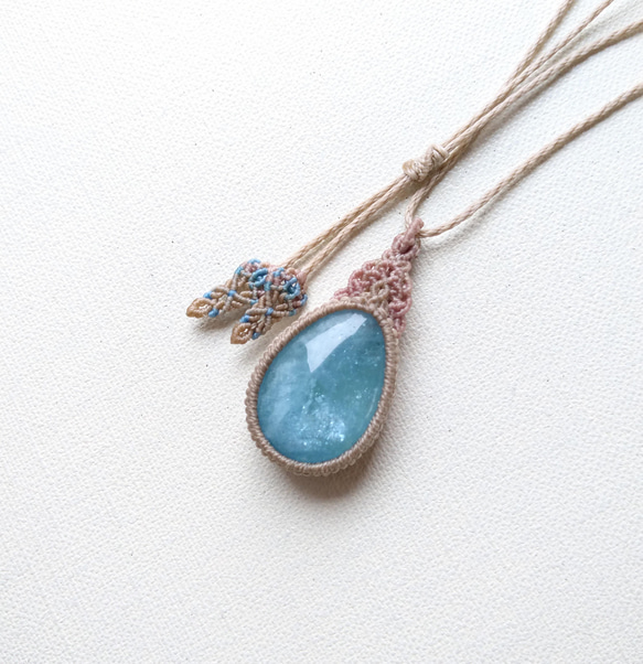 シャイニーアクアマリン・マクラメペンダントdrfeb ネックレス
